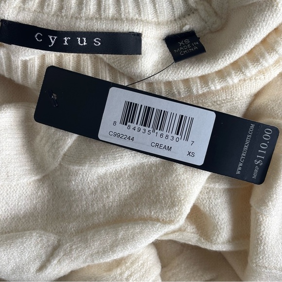 NWT Cyrus Cream Cable Knit Rayon Blend Super Soft Poncho Sweater Cape XS - Picture 7 of 7